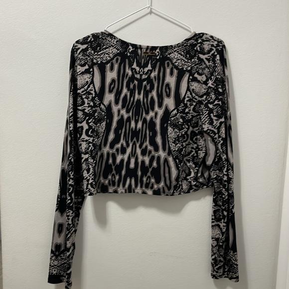 KARDASHIAN KOLLECTION ANIMOLECULE JERSEY CROP TOP - Picture 6 of 10